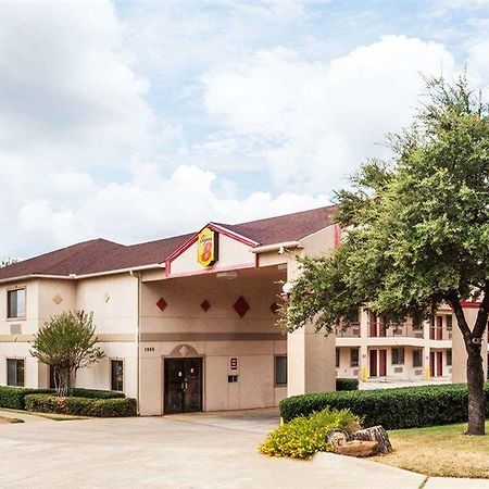 Отель Super 8 By Wyndham Arlington East Экстерьер фото
