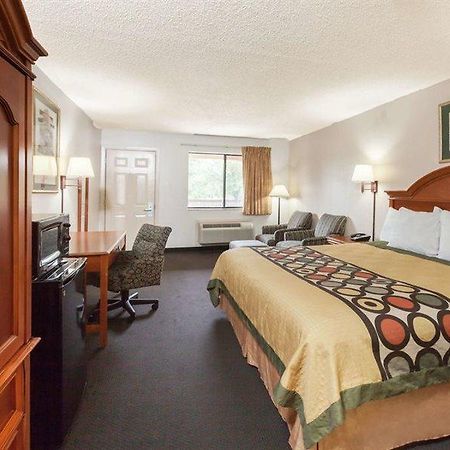 Отель Super 8 By Wyndham Arlington East Экстерьер фото